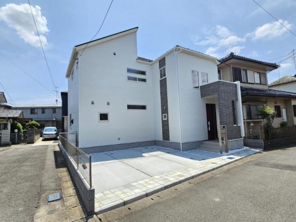 【1号棟】泉区新築戸建2台駐車可和室床暖吹抜け