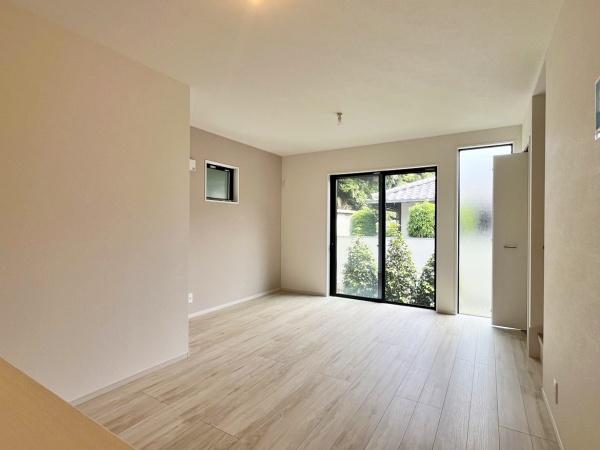 【1号棟】鎌倉市新築戸建　リビング階段　角地