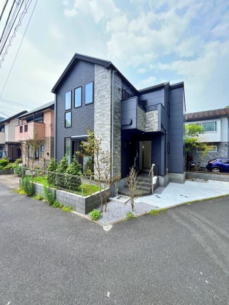 【1号棟】鎌倉市新築戸建　リビング階段　角地