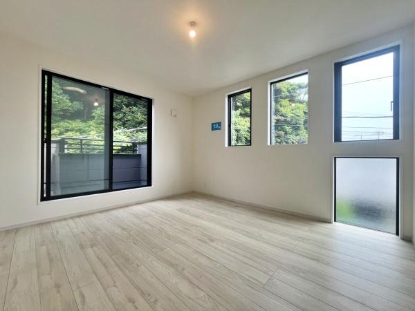 【1号棟】鎌倉市新築戸建　リビング階段　角地
