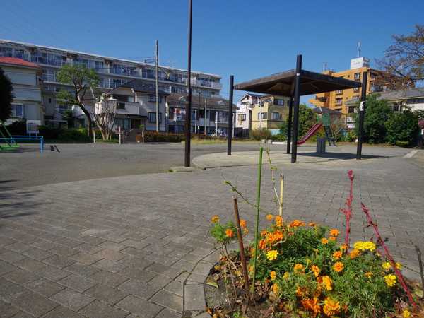 港北区新築戸建北西角地床暖房平坦(新吉田さんかく公園)