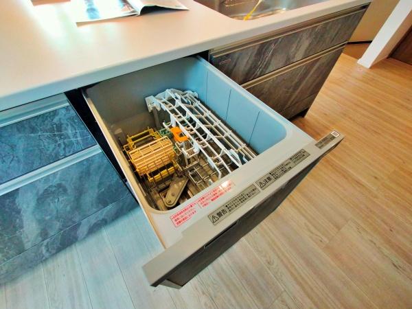 港北区新築戸建北西角地床暖房平坦