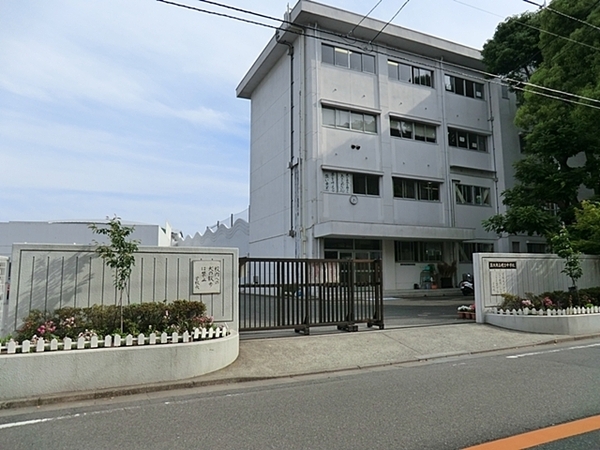【1号棟】藤沢市新築戸建 小・中学校歩10分 WIC(藤沢市立明治中学校)