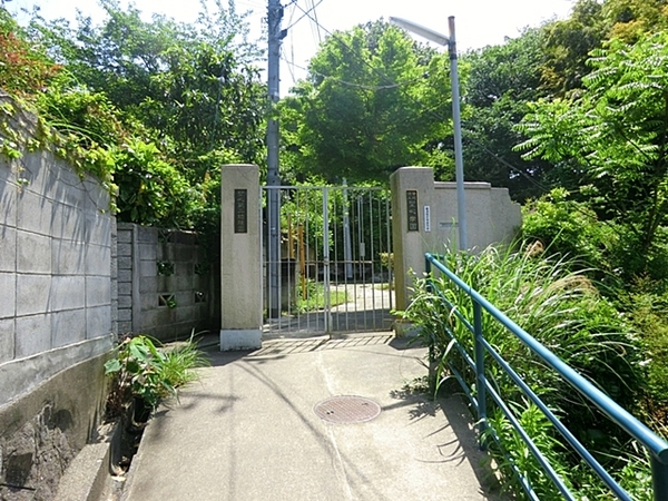 【A号棟】横須賀市新築戸建 カースぺ2台 パントリー(聖心第二幼稚園)