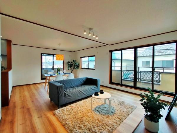 保土ケ谷区中古戸建LDK22帖3方向角地2台駐車可