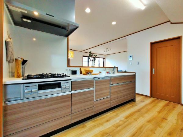 保土ケ谷区中古戸建LDK22帖3方向角地2台駐車可