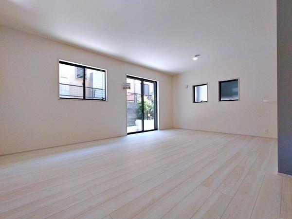 【1号棟】旭区新築戸建角地WICSICストレージ