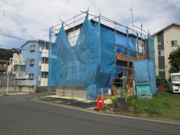 戸塚区新築戸建2台駐車可和室WIC庭付