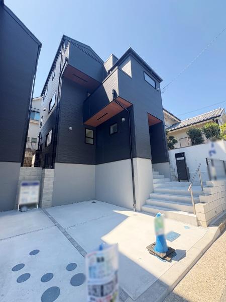 【1号棟】泉区新築戸建　LDK21帖　リビング階段