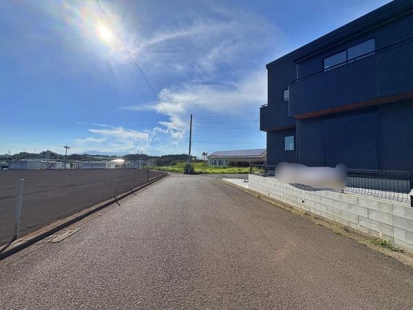 【1号棟】泉区新築戸建　LDK19帖　2台駐車可　角地