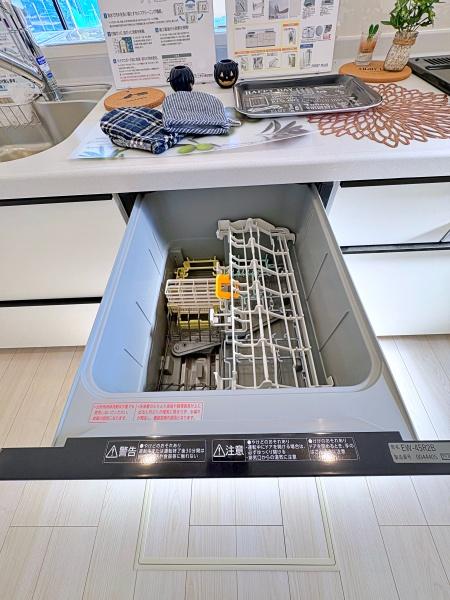 【1号棟】泉区新築戸建　LDK19帖　2台駐車可　角地