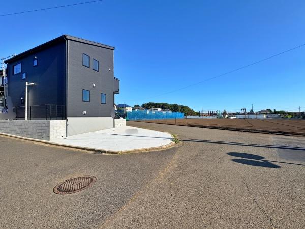 【1号棟】泉区新築戸建　LDK19帖　2台駐車可　角地