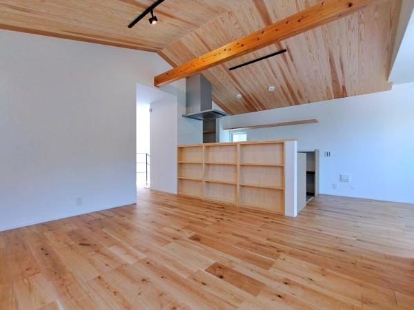 【A区画】鎌倉市新築戸建　WIC　納戸　カウンターキッチン