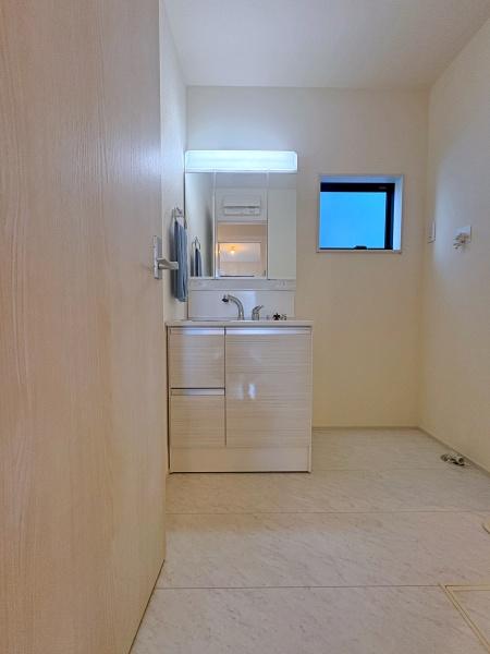 【1号棟】磯子区新築戸建　LDK20帖　2台駐車可　ロフト