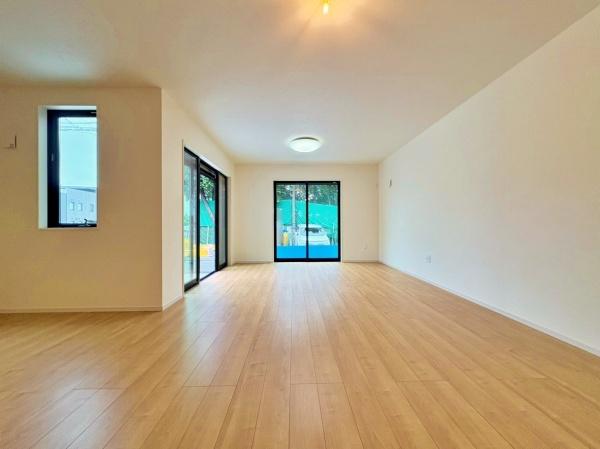 【1号棟】大和市新築戸建　LDK22帖　2台駐車可　角地