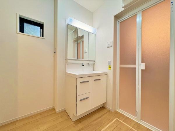 【1号棟】大和市新築戸建　LDK22帖　2台駐車可　角地