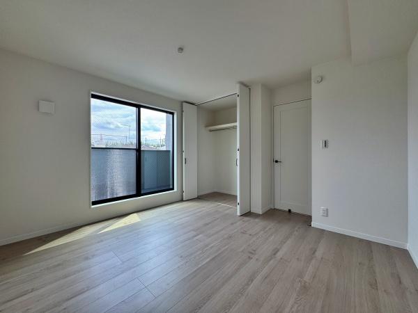 【1号棟】相模原市新築戸建　LDK18帖　パントリー