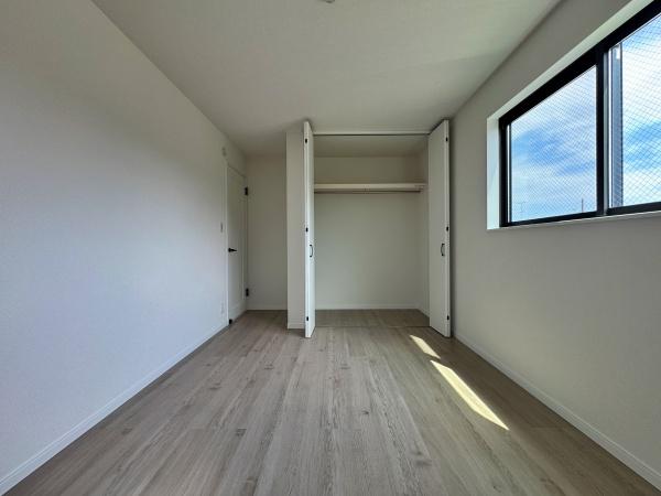 【1号棟】相模原市新築戸建　LDK18帖　パントリー