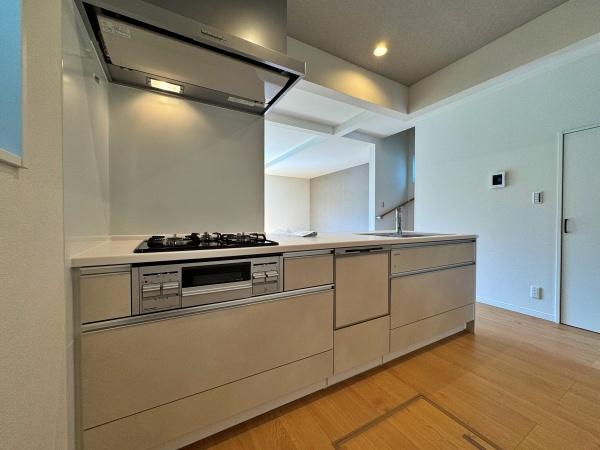 【2号棟】相模原市新築戸建　LDK18帖　パントリー