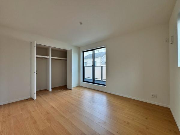 【2号棟】相模原市新築戸建　LDK18帖　パントリー