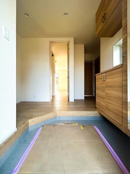 【8号棟】寒川町新築戸建　カースぺ2台　アクセントクロス