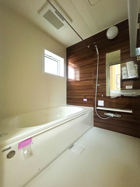 【8号棟】寒川町新築戸建　カースぺ2台　アクセントクロス