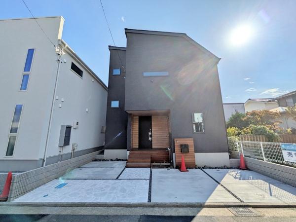 【B号棟】藤沢市新築戸建2台駐車可WIC吹抜け