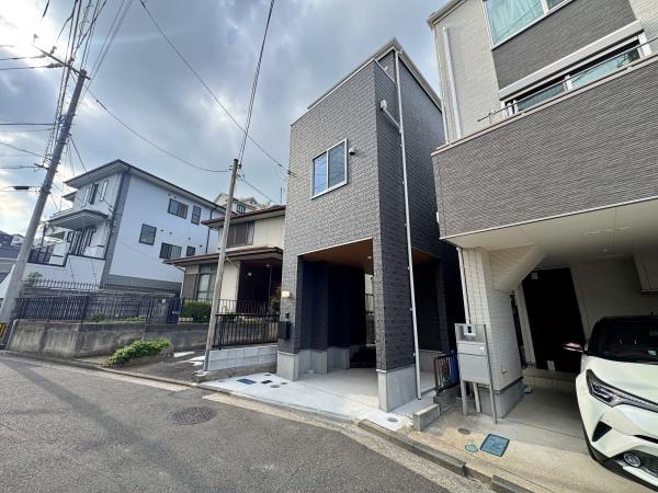 南区新築戸建駅徒8分駅まで平坦ビルトイン車庫