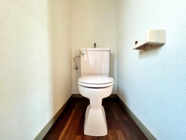 横浜市港北区新吉田東1丁目の中古一戸建て(トイレ)