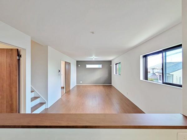 【1号棟】多摩区新築戸建　LDK19帖　リビング階段
