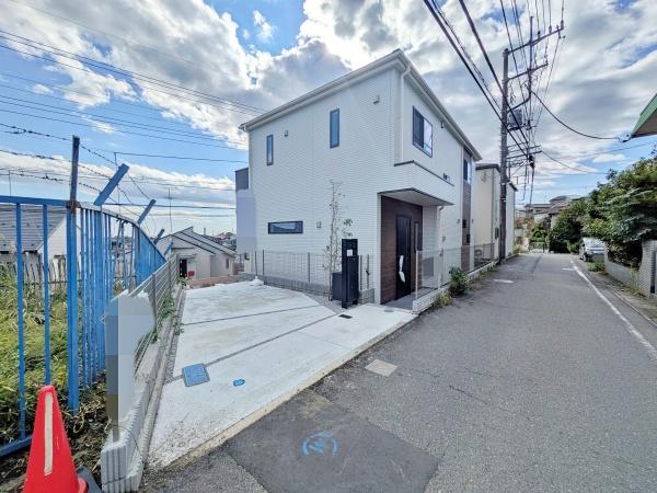 【1号棟】多摩区新築戸建　LDK19帖　リビング階段