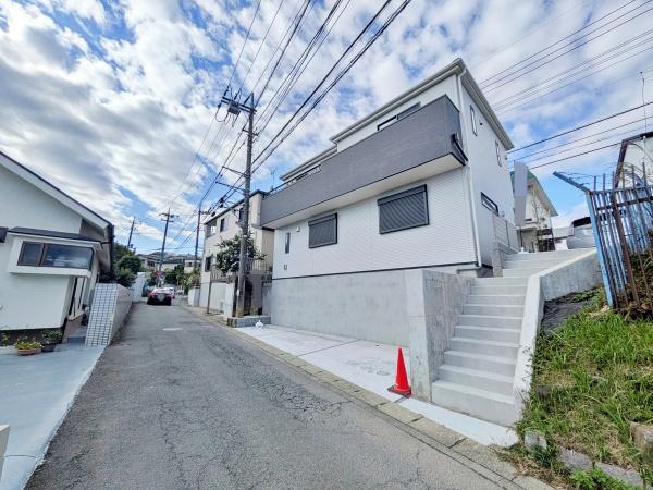 【1号棟】多摩区新築戸建　LDK19帖　リビング階段