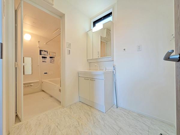 【1号棟】多摩区新築戸建　LDK19帖　リビング階段