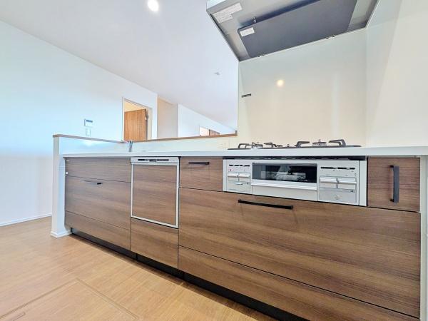 【1号棟】多摩区新築戸建　LDK19帖　リビング階段