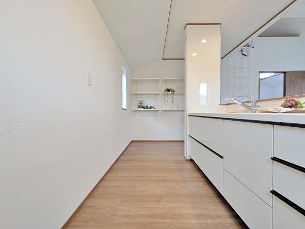 【A号棟】相模原市新築戸建　駅歩8分　角地　吹抜