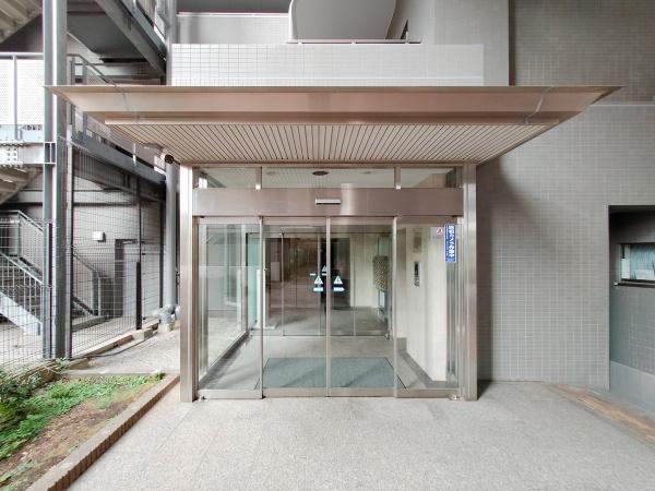 横浜公園通り壱番館【駅徒1分南東角部屋LDK18帖】
