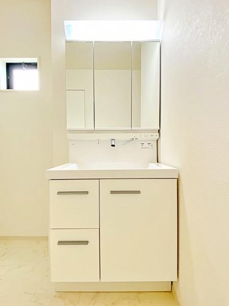 【2号棟】緑区新築戸建　LDK22帖　床暖房　吹抜