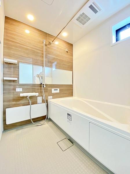 【2号棟】緑区新築戸建　LDK22帖　床暖房　吹抜