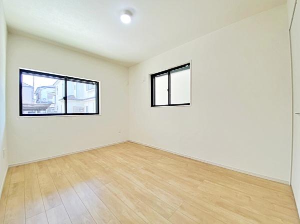 【2号棟】緑区新築戸建　LDK22帖　床暖房　吹抜