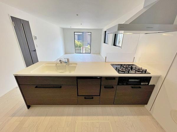 【1号棟】旭区新築戸建　納戸　南面バルコニー