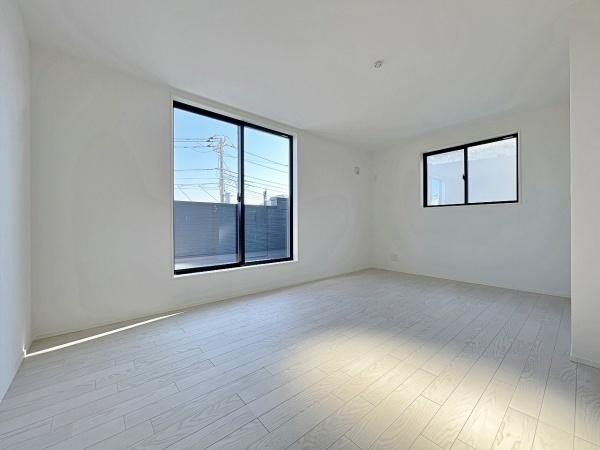 【1号棟】旭区新築戸建　納戸　南面バルコニー