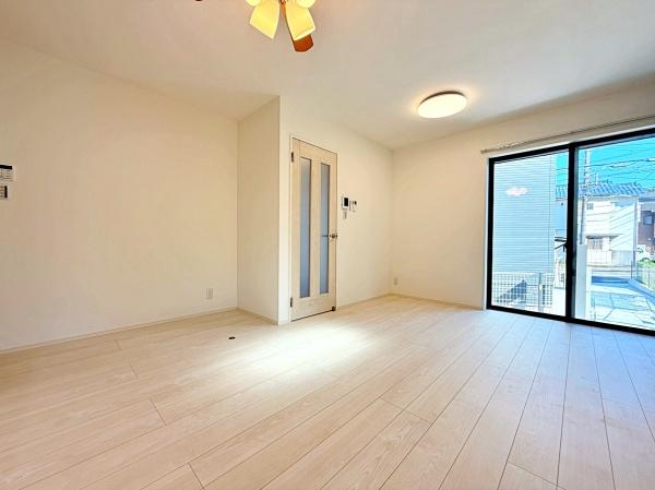 【1号棟】横須賀市新築戸建　対面キッチン　都市ガス