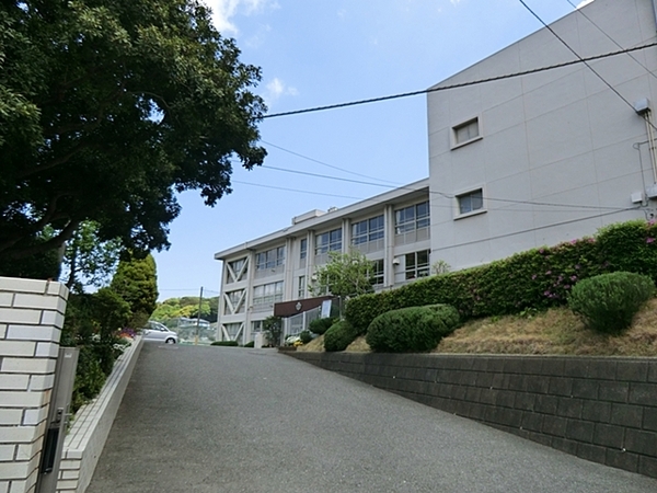 横須賀市公郷町2丁目の土地(横須賀市立公郷中学校)