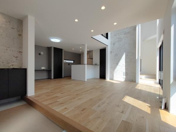 【A号棟】綾瀬市綾西新築戸建リビング20帖以上吹抜け