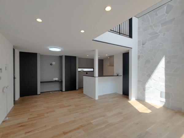 【A号棟】綾瀬市綾西新築戸建リビング20帖以上吹抜け