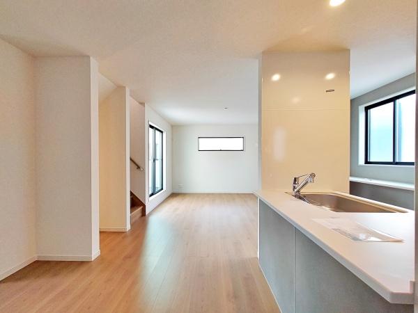 【B号棟】港南区新築戸建ビルトイン車庫LDK19帖