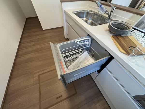 【A号棟】瀬谷区新築戸建3台駐車可パントリー(キッチン)