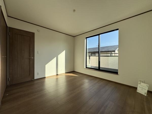 【A号棟】瀬谷区新築戸建3台駐車可パントリー(その他居室)