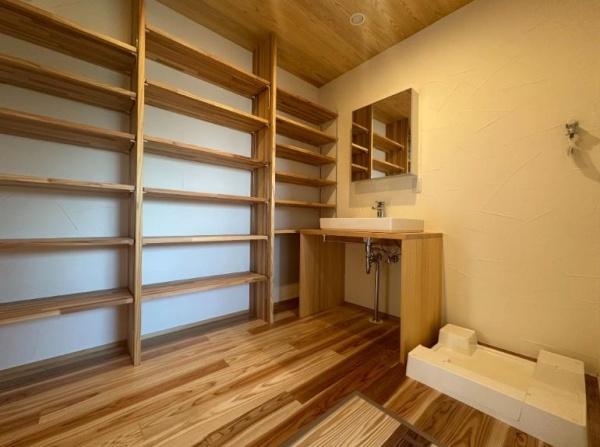 中区新築戸建広い土間91坪庭付