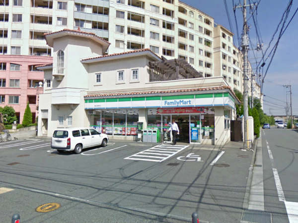 大和市下鶴間の中古一戸建て(ファミリーマートサンズ瀬谷五貫目町店)